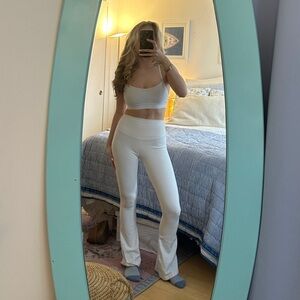 White splits 59 yoga pants